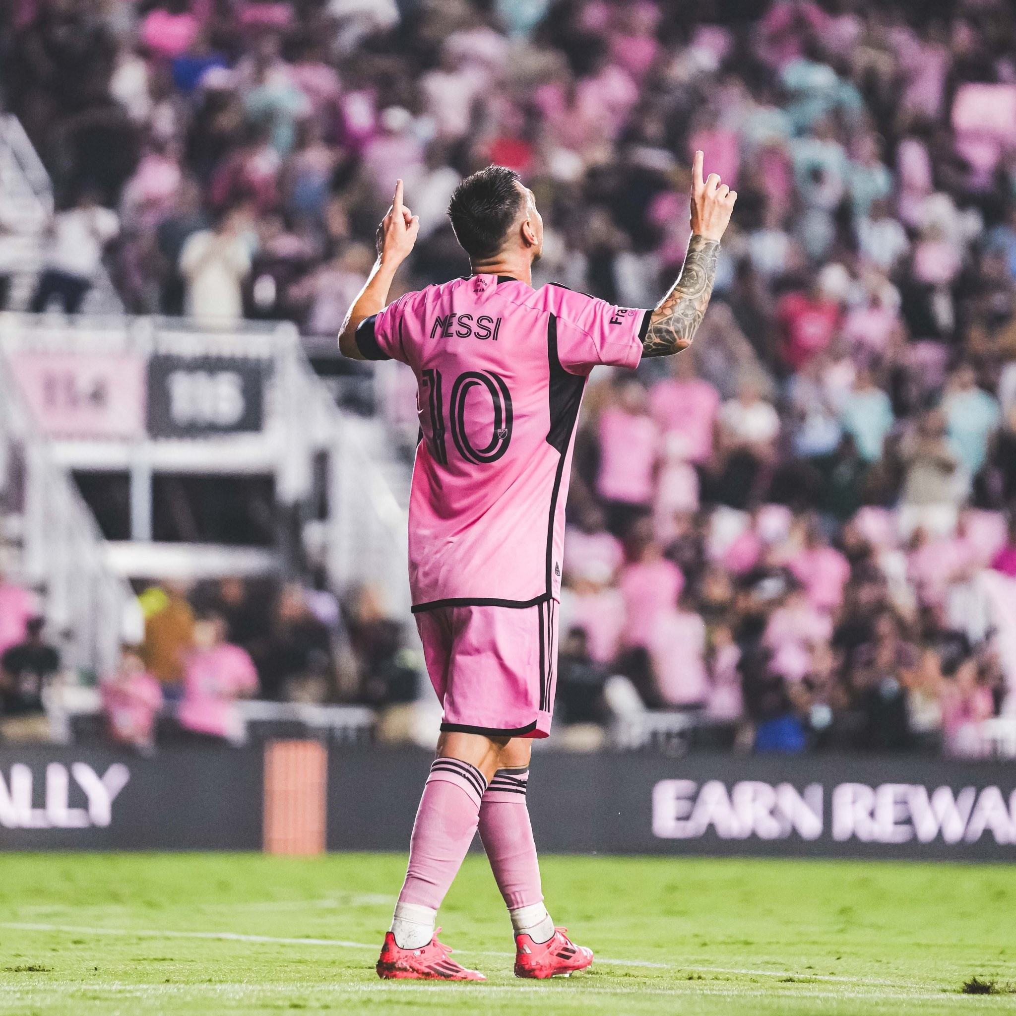 梅西回归赛场，势不可挡首场状态亮眼，TES观众沸腾！(梅西归队了吗)pg电子游戏