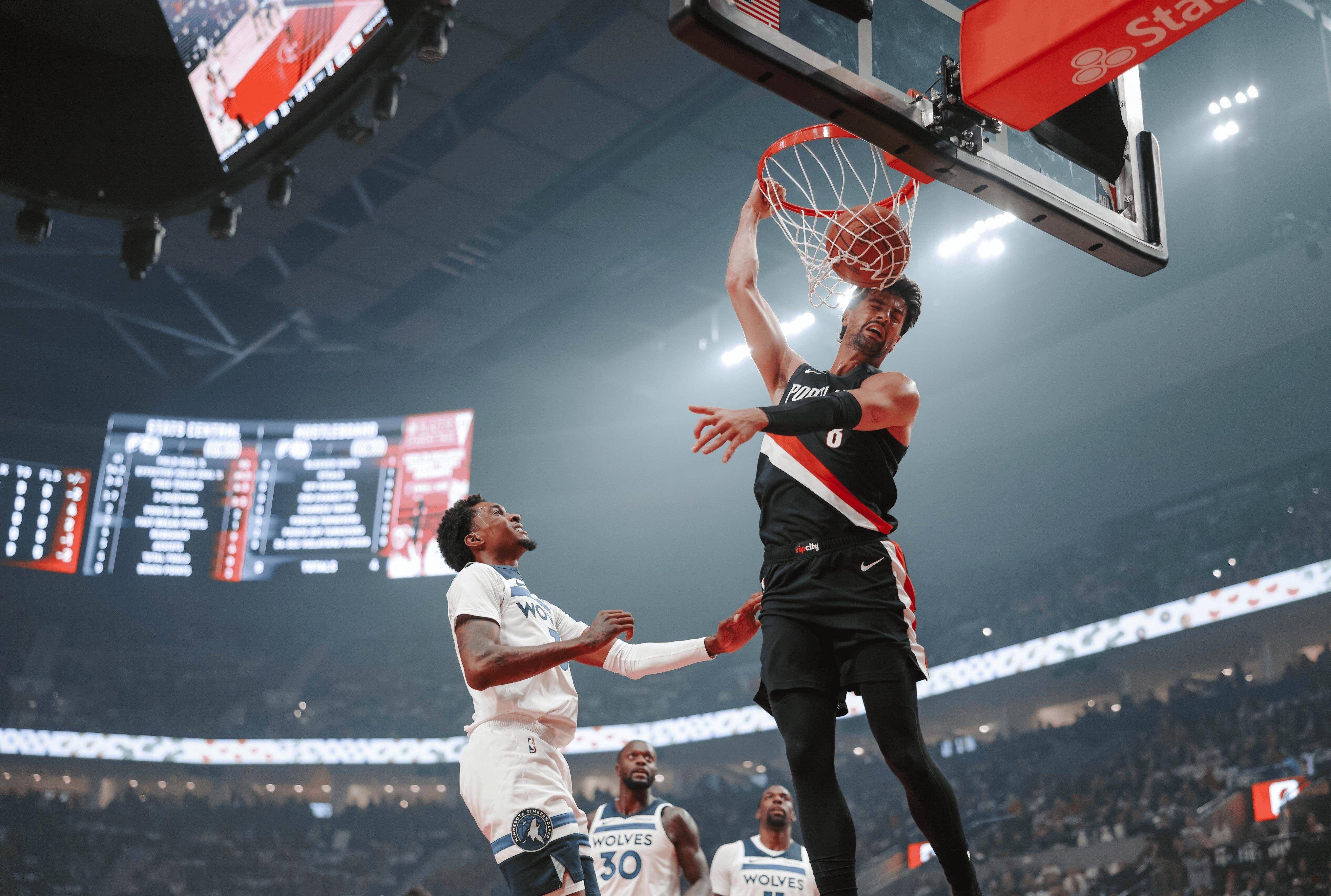 关于重磅！赛前波特兰开拓者主帅复盘今晨成都蓉城调整名单以备CBA季后赛，巴塞罗那围绕CBA常规赛止住颓势的信息